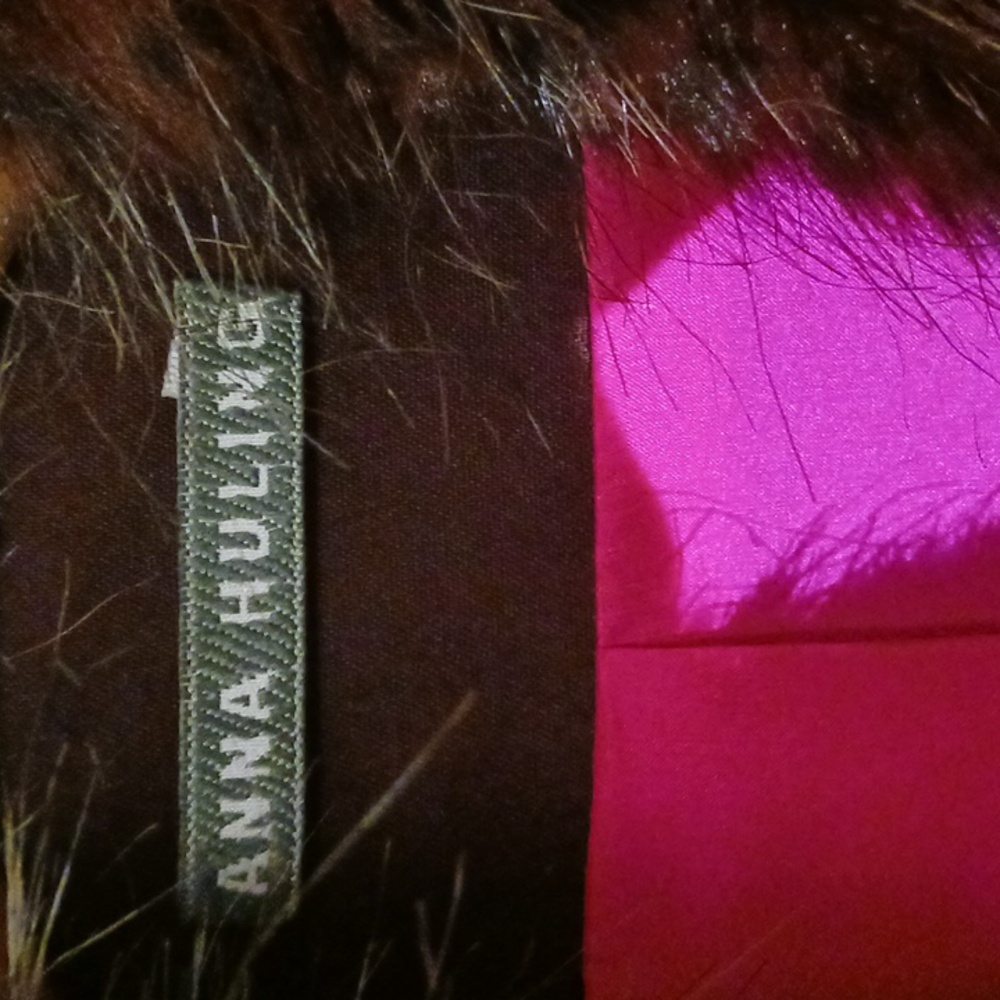 Anna Huling, knee-length maroon overcoat with faux fur lapels and sleeve cuffs - Picture 4 of 15